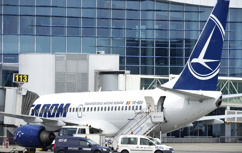 MAE: Peste 330 de români din Franţa şi Marea Britanie au fost repatriaţi cu două curse Tarom