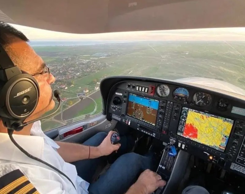 Cât a costat avionul cu care Mihai Mărgineanu merge la concerte. L-a cumpărat în 2014: „O mașină normală e mai scumpă”