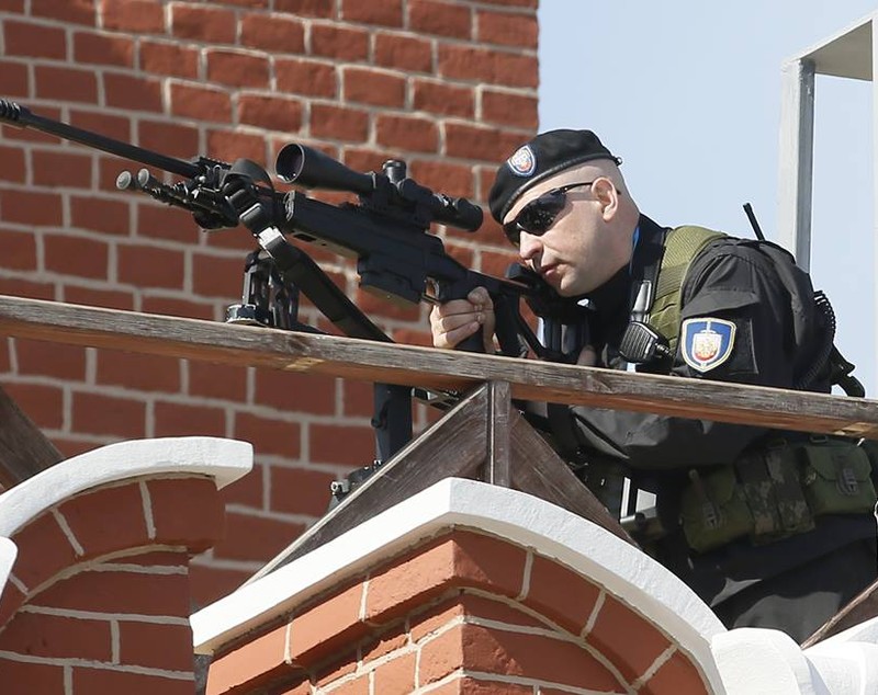 Cum arată arma cu lunetă care-l protejează pe Vladimir Putin. ORSIS T-500 e produsă în Rusia
