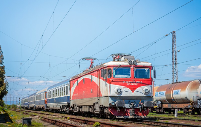 Locomotiva trenului care a plecat din București spre Varna și Istanbul a luat foc: 115 kilometri, în șase ore