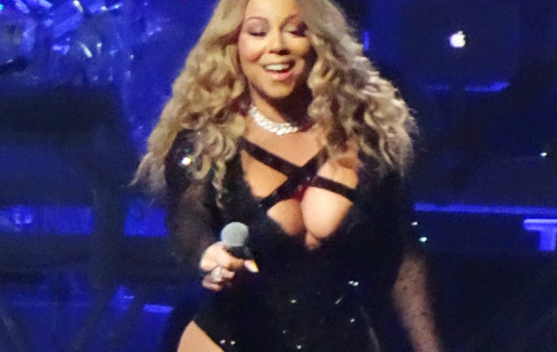 Mariah Carey anulează mai multe concerte de Crăciun din cauza unei infecţii respiratorii
