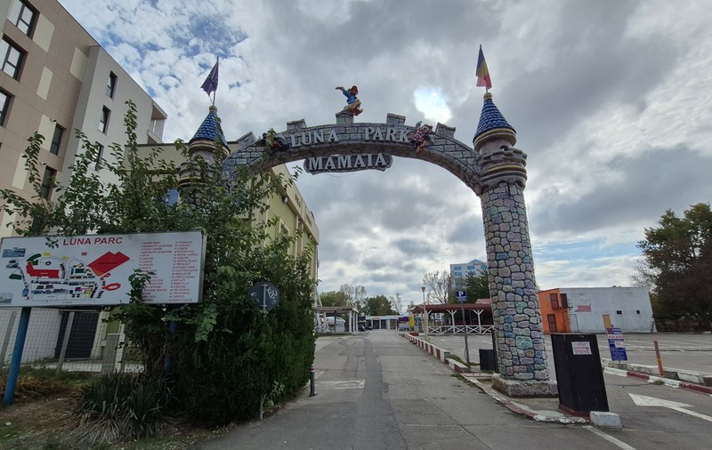 Sfârșit de sezon la Mamaia: turiștii au plecat, iar parcul de distracții din Satul de Vacanță a rămas pustiu