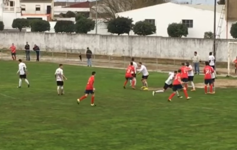 Alt gol minunat din fotbalul mic! Șutul necunoscutului Tiveros i-a lăsat mască pe toți | VIDEO