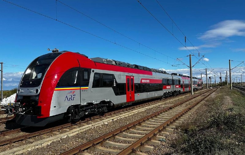 Instituția care cumpără trenuri pentru CFR, în pericol să piardă un contract de 2.000.000.000, se apără pentru situația trenurilor fără asigurare