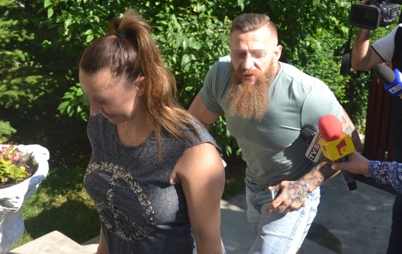 Sportivă medaliată cu aur, reprofilată pe videochat. Au aruncat două sacoșe cu vibratoare pe geam. Imagini incredibile
