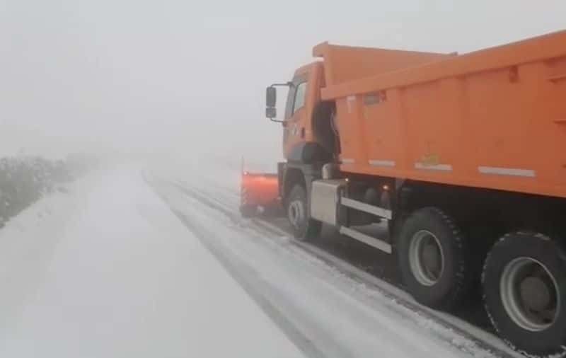 A nins pe Transfăgărășan. Stratul de zăpadă atinge și 10 centimetri pe alocuri