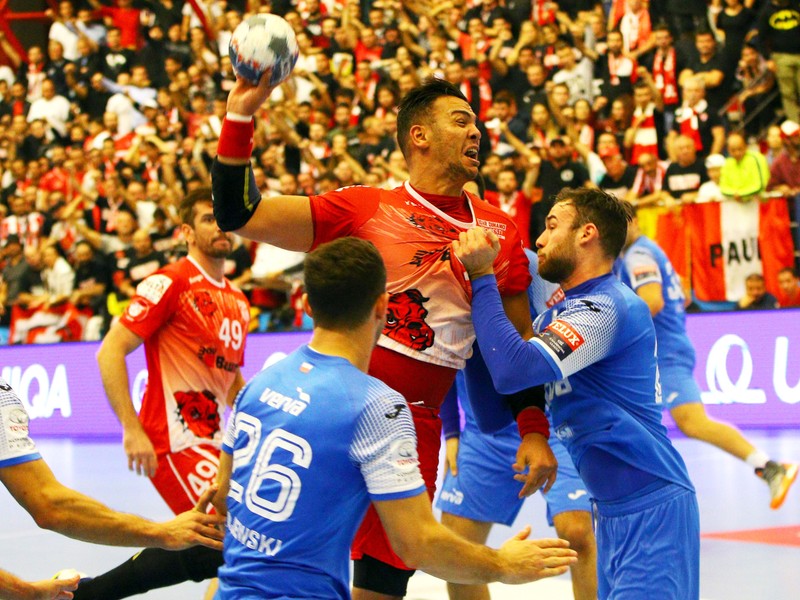 Faza din meciul dintre Dinamo Bucuresti si Orlen Wisla Plock / FOTO: Hepta