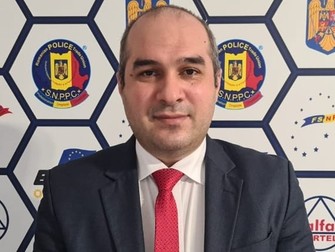 Mihai Zlat susține că programarea la vaccinare în cadrul MAI se face „la grămadă”