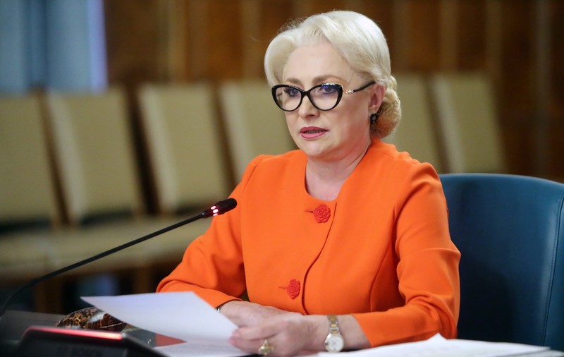 Dăncilă îi atacă pe cei care protestează la vizitele sale prin ţară: "Sunt așa de ușor de cumpărat, chiar nu le pasă de impresia celor din jurul lor?"