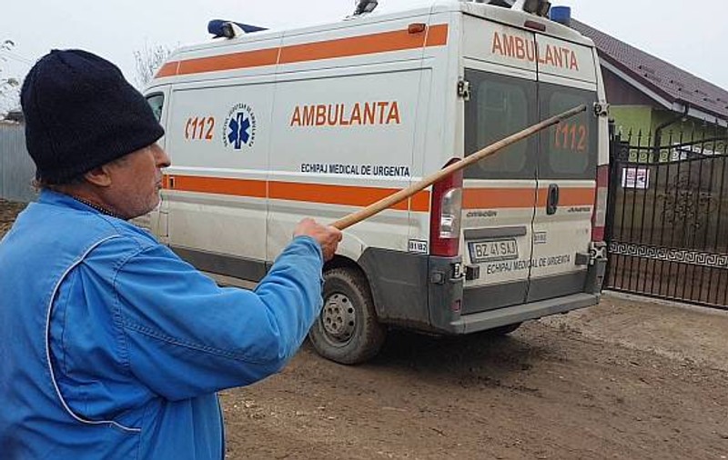 O tânără de 26 de ani din Buzău a murit, iar fetița sa de 7 ani a ajuns în stare gravă la spital după ce s-au intoxicat cu monoxid de carbon. Femeia făcuse nunta, în urmă cu o lună
