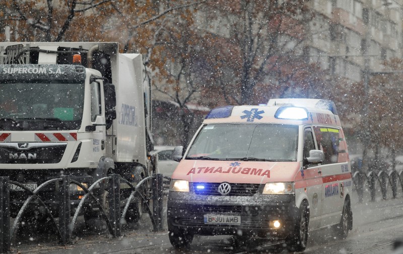 Câți bucureșteni au ajuns la spital în ultima săptămână după ce au alunecat pe gheață. Medic: „Persoanele în vârstă să evite ieșirile”