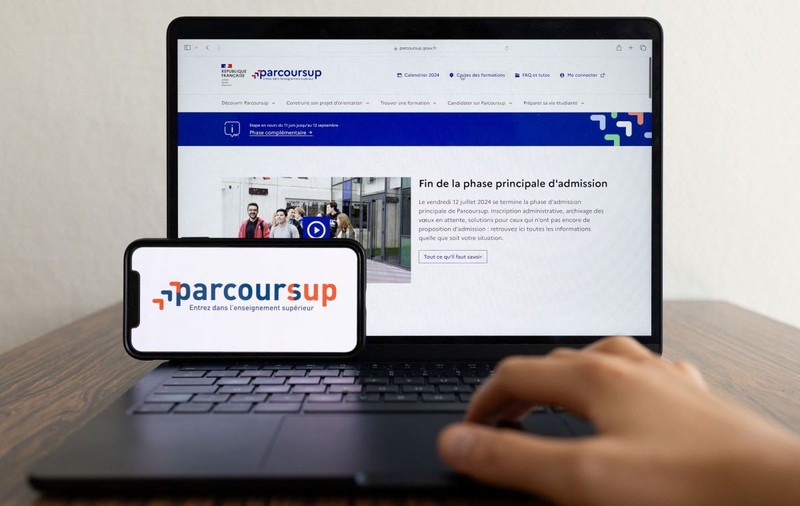 Peste 80.000 de tineri din țări non-UE au solicitat burse ca să studieze în România. Câți candidați au fost acceptați