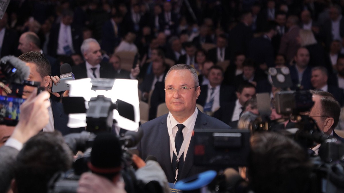 Nicolae Ciucă a primit derogare și a fost „ales” președintele PNL. Foto: Eli Driu