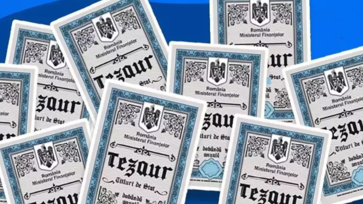 O fotografie cu caracter ilustrativ cu mai multe hârtii pe care este stema României și pe care scrie Tezaur
