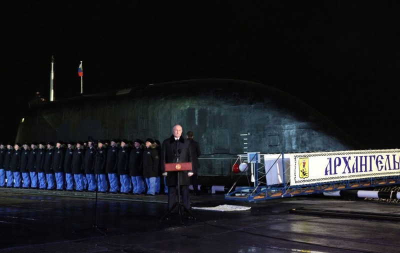 Putin își mobilizează armele nucleare și submarinele de atac în Arctica, avertizează Norvegia