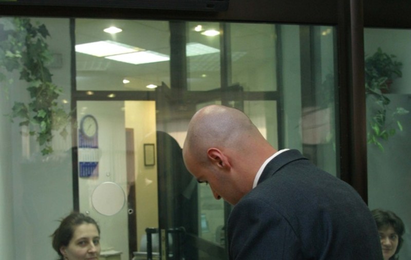 200.000 de români au restanţe la bănci 
