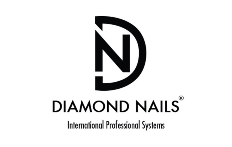 Cum să obții un look de lux impecabil cu Diamond Nails?