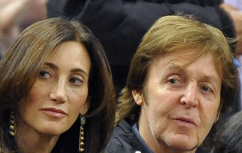 Paul McCartney a rămas blocat timp de şase ore într-un tren Eurostar. Vezi cum a reacţionat!