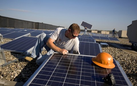 România a depășit 385.000 de prosumatori, cu o putere instalată de peste 4.280 MW. Foto: Getty Images