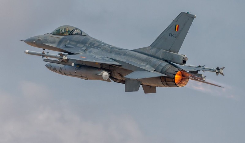 Avion F-16, în zbor. Poză cu caracter ilustrativ. Foto: Profimedia Images