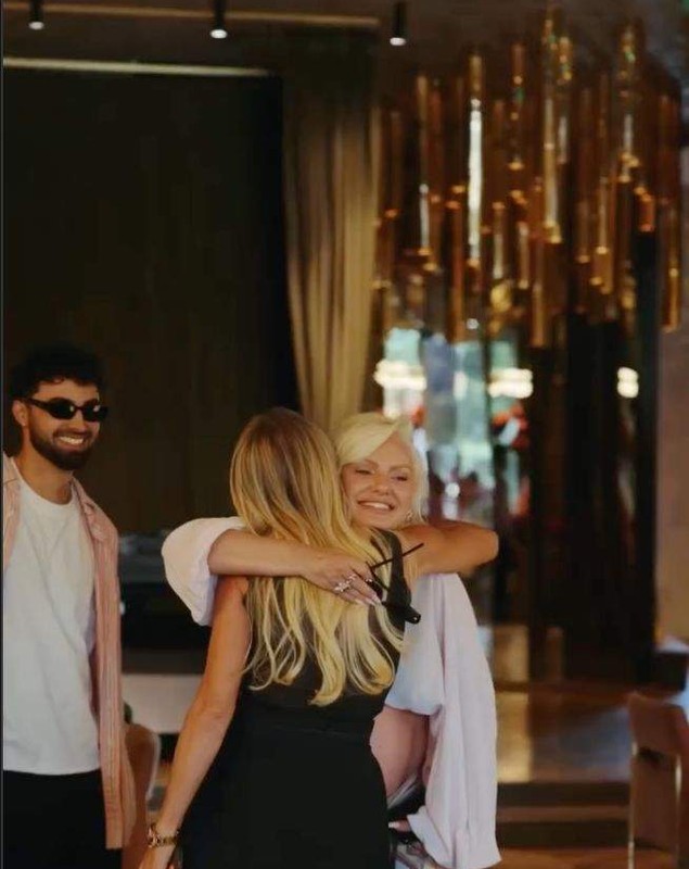 Imagini cu Alexandra Stan de la petrecerea baby shower. Cum a apărut alături de Inna „Ați reușit să creați un moment memorabil”