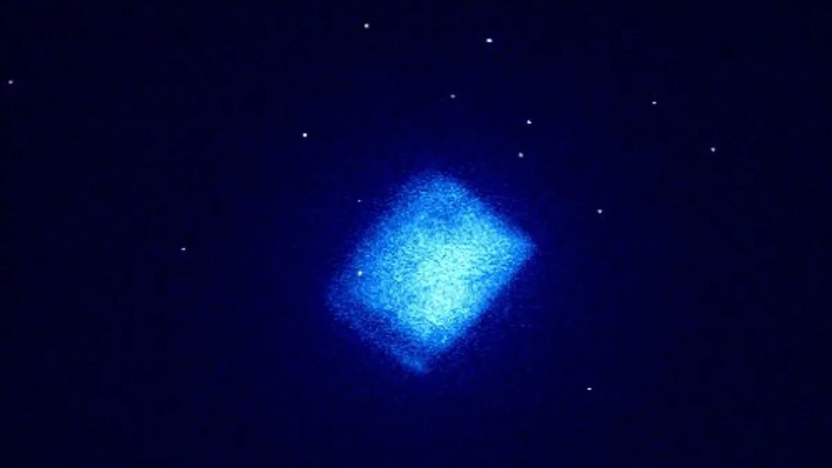 Atomii de Carbon-14 care emit radiații beta și oferă o sursă de energie aproape nelimitată.
