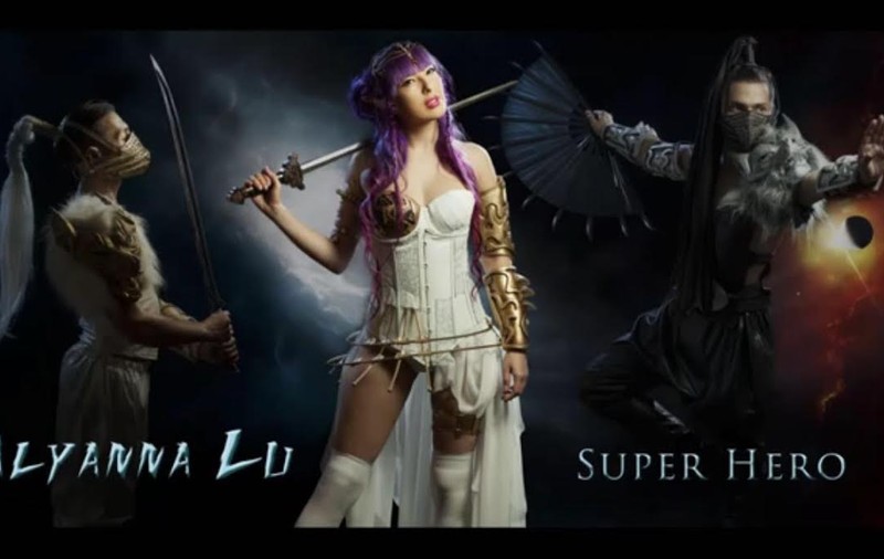 PREMIERĂ LIBERTATEA.RO | Alyanna Lu lansează "Super Hero"