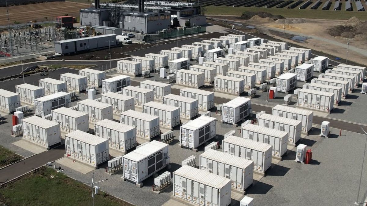 Mai multe baterii de stocare a energiei electrice