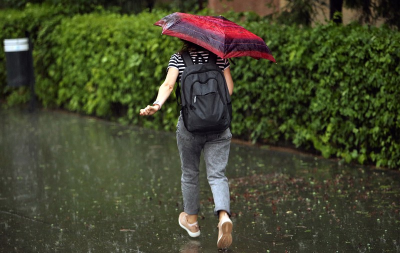 Prognoza meteo pentru următoarele două săptămâni. Vremea se răcește și vin ploile