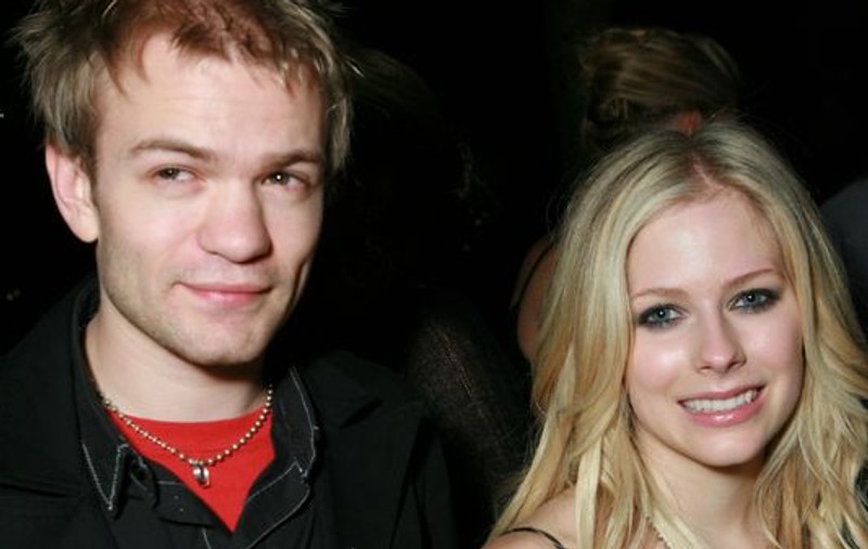 Avril Lavigne divorţează