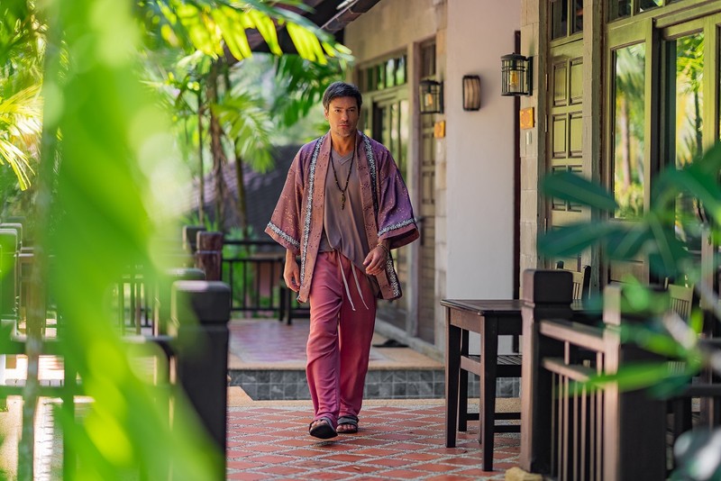 Radul Vâlcan, în haine de vara lejere, în Thailanda, unde s-a filmat pentru INsula iubirii 2025