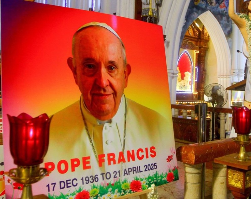 Promisiunea pe care Papa Francisc a făcut-o în fața singurei femei din lume pe care a iubit-o: „Dacă nu te căsătorești cu mine, mă fac preot”