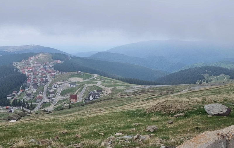 Transalpina și Transfăgărășanul se închid de luni, din cauza condiţiilor meteo, anunță CNAIR