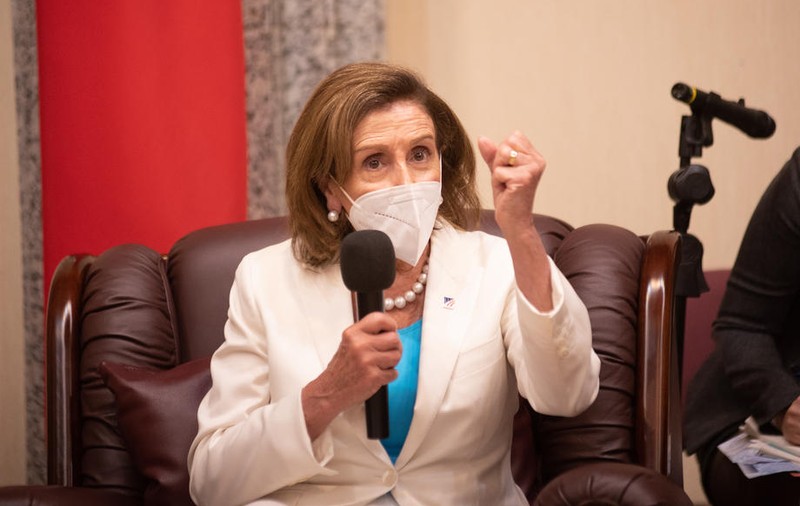 „Incitatoare la război Pelosi, pleacă din Taiwan”. Mesajul care a apărut pe ecranele TV din magazinele din Taipei