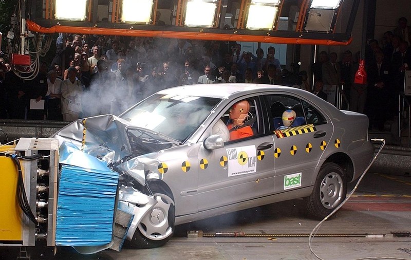 Ce este Euro NCAP? Ce trebuie să știi despre testele de siguranță la care sunt supuse mașinile