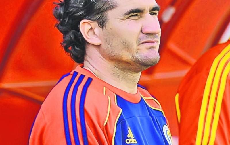 Fostul internațional Ovidiu Stângă e prezent la campusul de pregătire tehnică pentru copii şi juniori de la Școala de Fotbal ”Daniel Chiriță” din Ploiești