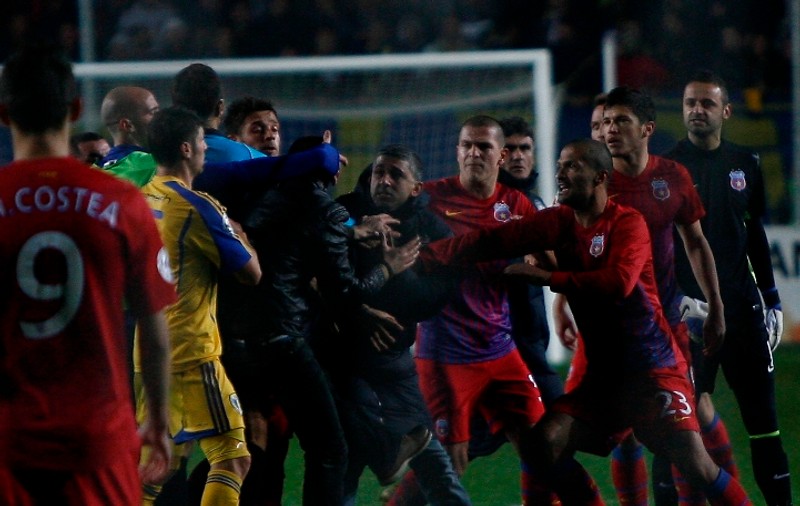 Parlamentul European nu mai vrea huligani pe stadioane