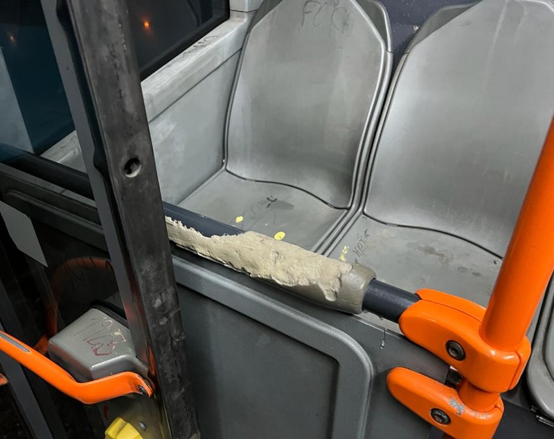 Controale ANPC la mijloacele de transport STB. „Să cureţi 43 de tramvaie cu doar două persoane pare desprins din reclamele la detergenţi”