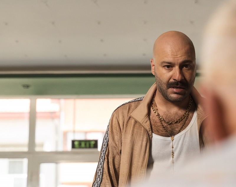 Constantin Dogioiu joacă în „Groapa”, după succesul din serialul „Clanul”. Actorul anunță: „În paralel, îmi pregătesc debutul regizoral”