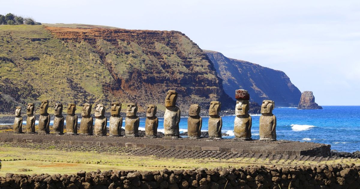 Figurile moai de pe Insula Pastelui