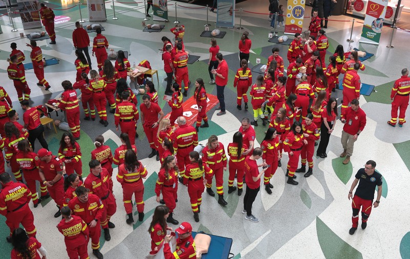 Cum acorzi primul ajutor în cazul unui stop cardio-respirator? Libertatea a participat la Maratonul Resuscitării: „Așa devii un salvator”
