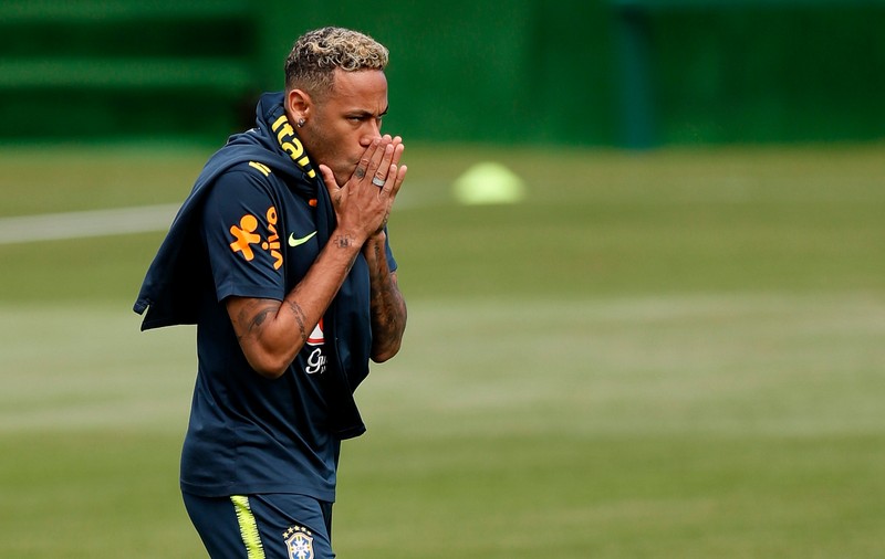 Neymar a părăsit foarte repede antrenamentul Braziliei, din cauza durerilor la piciorul drept