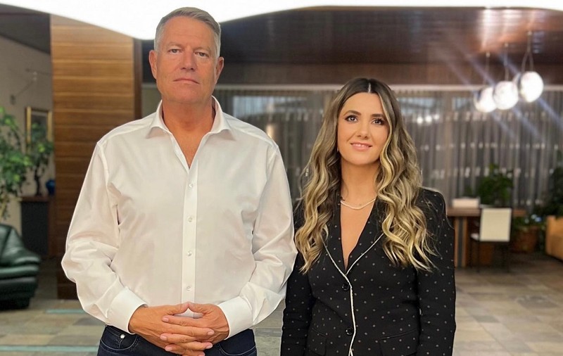 Klaus Iohannis, la salon. O hairstylistă a postat imagini cu președintele. „Onorată, dar mai ales fericită că am fost aleasă”