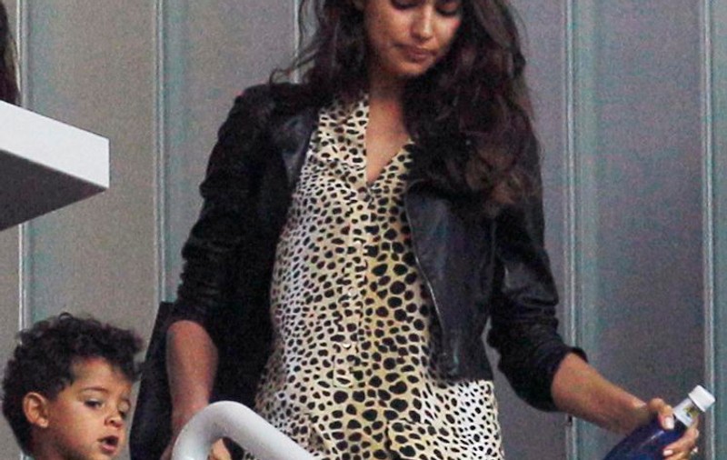 Irina Shayk, BONĂ sau MAMĂ pentru copilul lui Cristiano Ronaldo? | FOTO