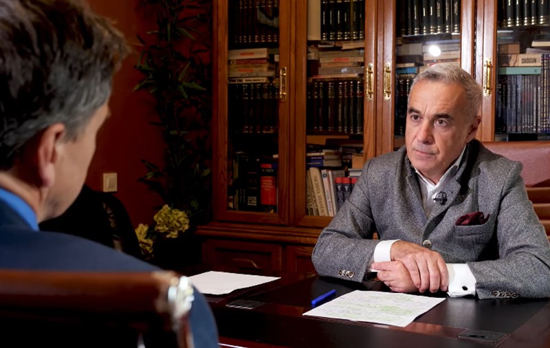 Călin Georgescu spune în presa britanică că virusul COVID nu există fiindcă „nimeni nu l-a văzut”. Replica primită de la jurnalist