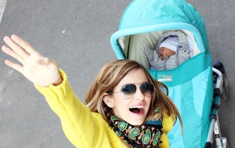 Dana Rogoz, PRIMELE FOTOGRAFII CU BEBELUŞUL, ÎN PARC! | FOTO ÎN ARTICOL