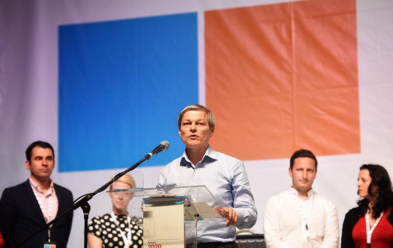 Dacian Cioloş, primul atac dur la preşedintele Iohannis: "Dacă nominalizezi în fruntea guvernului toate marionetele unui infractor ca Dragnea, trebuie să îți asumi responsabilitatea"