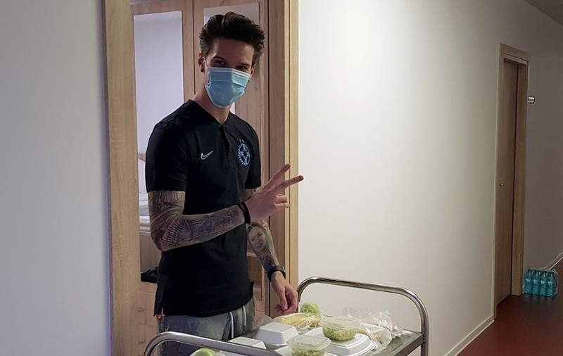 Fotbaliştii nu vor fi obligaţi să se pregătească în cantonamente de la 1 iunie