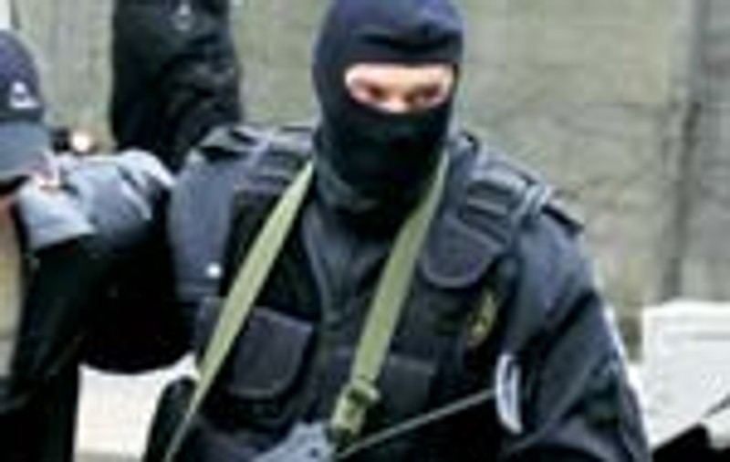 Infractori in uniforma