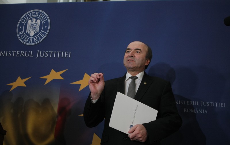 UPDATE. Tudorel Toader: "Voi prezenta un raport în Parlament, joia viitoare, cu referire la activitatea DNA"